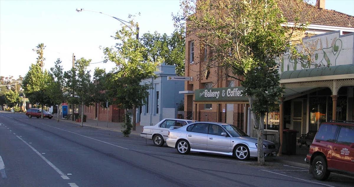 Is Charlton, VIC a good place to live?